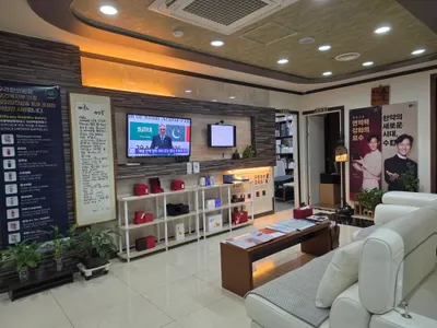 동백숲한의원 — 업체가 네이버 플레이스에 올린 사진 1