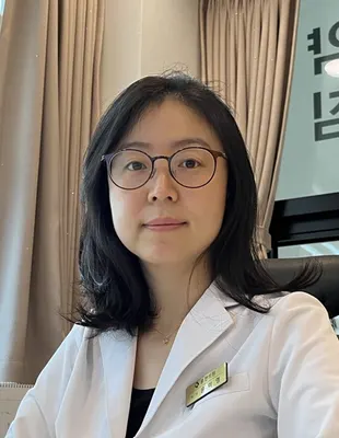 윤한의원 — 업체가 네이버 플레이스에 올린 사진 1