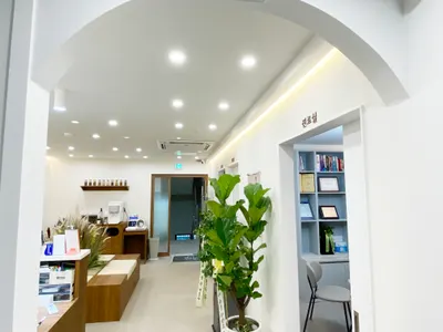 용선한의원 — 업체가 네이버 플레이스에 올린 사진 2